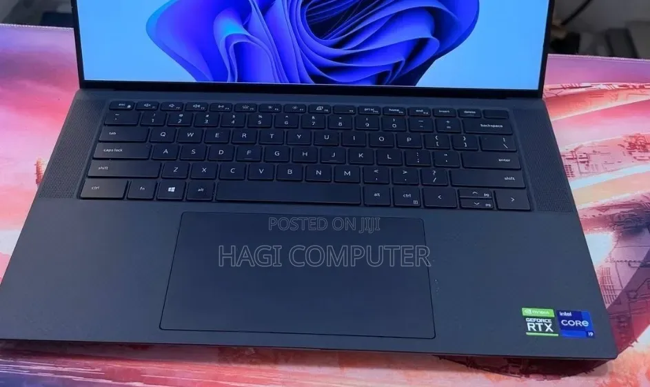 New Laptop Dell Precision 5560 16GB Intel Core i9 SSD 512GB