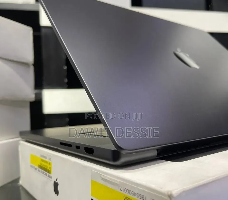New Laptop Apple MacBook Pro 2024 M4 Max 48GB Apple M4 Max SSD 2T