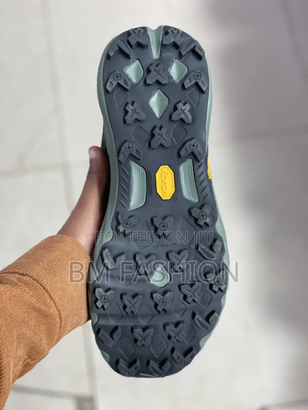 Columbia Vibram Quality Sneakers in Military Green