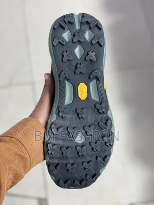 Columbia Vibram Quality Sneakers in Military Green