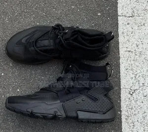 Nike Air Huarache Gripp "Triple Black