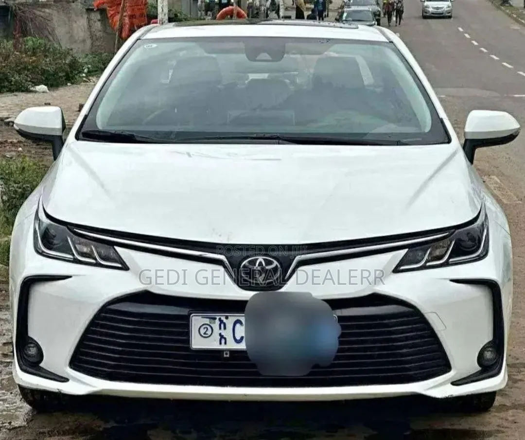 Toyota Corolla 2022 Off white