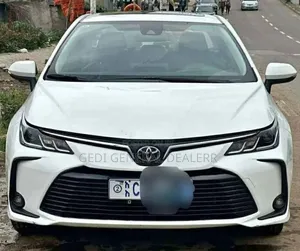 Toyota Corolla 2022 Off white