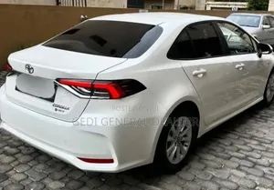 Toyota Corolla 2022 Off white