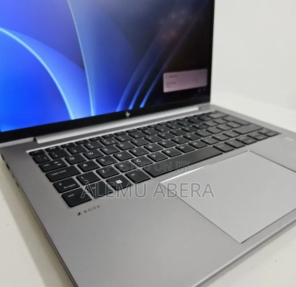 New Laptop HP ZBook Firefly 14 G10 16GB Intel Core i5 SSD 512GB