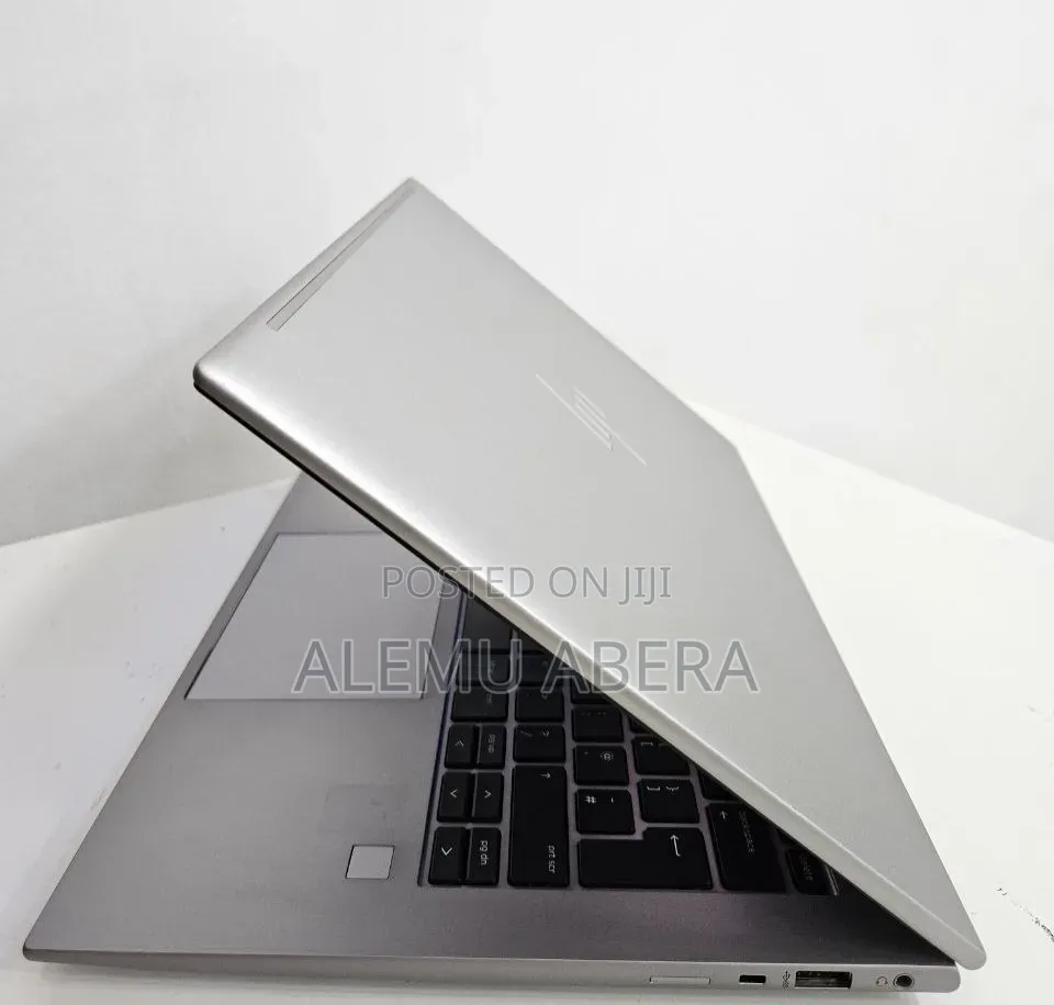 New Laptop HP ZBook Firefly 14 G10 16GB Intel Core i5 SSD 512GB