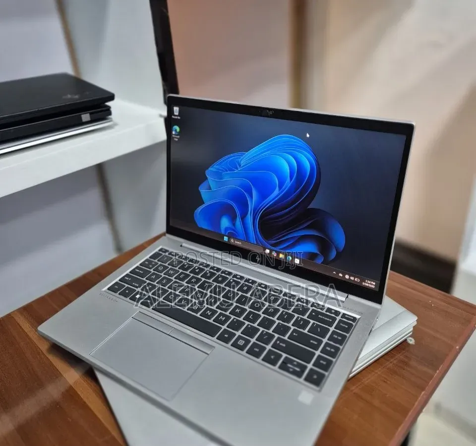 New Laptop HP EliteBook 845 G8 16GB AMD Ryzen 7 SSD 512GB