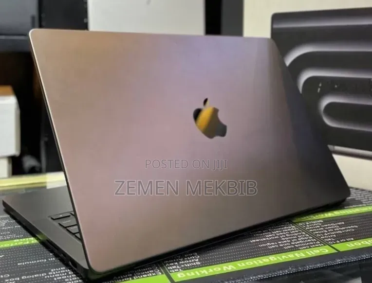 New Laptop Apple MacBook Pro 2024 M4 48GB Apple M4 SSD 2T