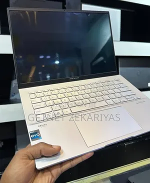 New Laptop Asus Zenbook 14 16GB Intel Core i9 SSD 512GB