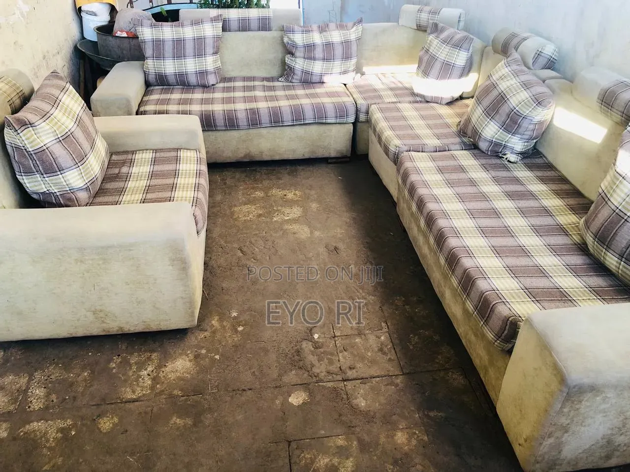 l'Shape Sofa