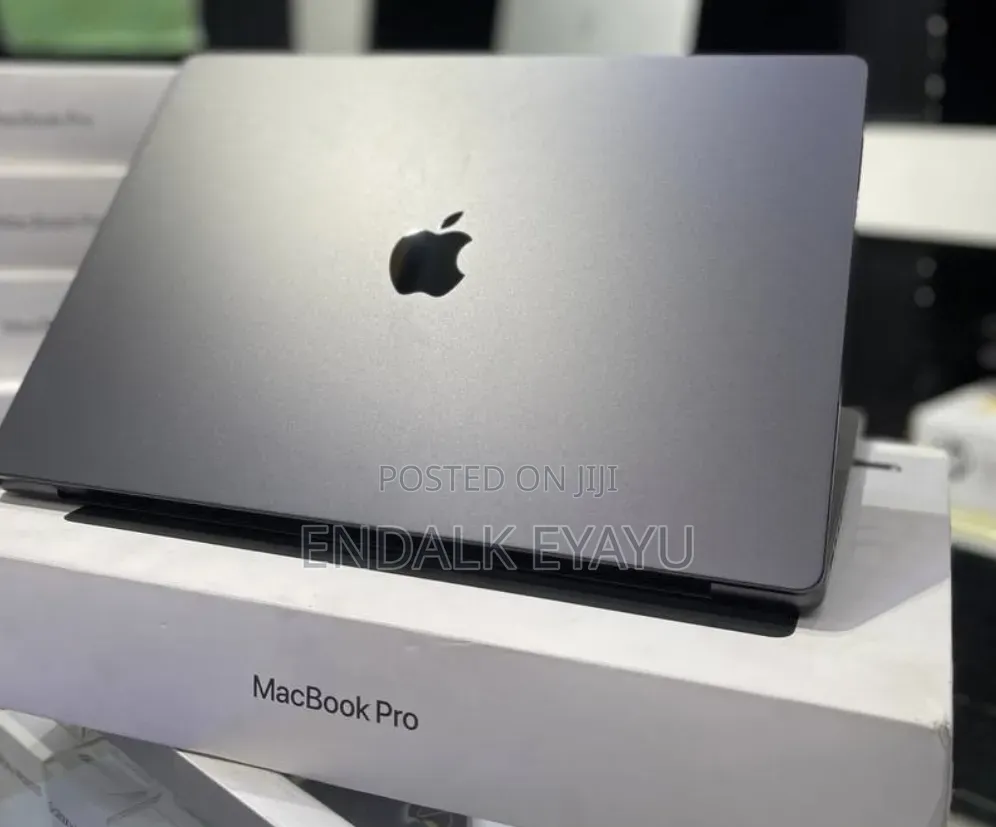 New Laptop Apple MacBook Pro 2024 M4 Max 48GB Apple M4 Max SSD 2T