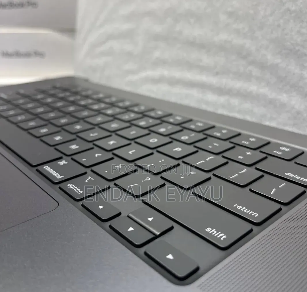 New Laptop Apple MacBook Pro 2024 M4 Max 48GB Apple M4 Max SSD 2T