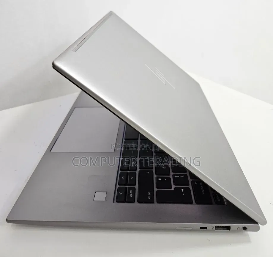 New Laptop HP ZBook 16 Studio G10 16GB Intel Core i5 SSD 512GB