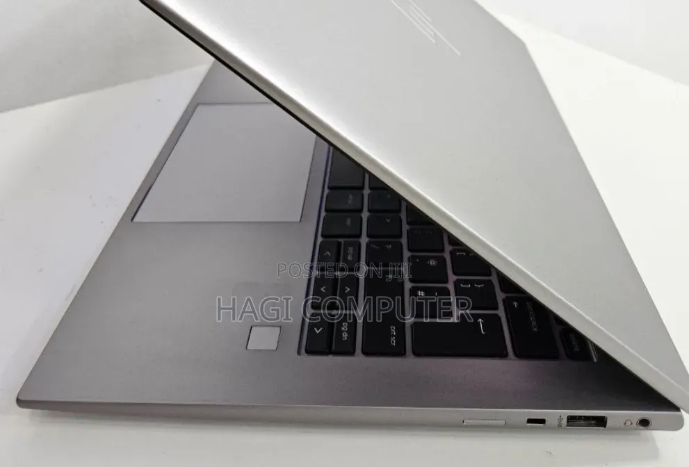 New Laptop HP ZBook Firefly 14 G10 16GB Intel Core i5 SSD 512GB
