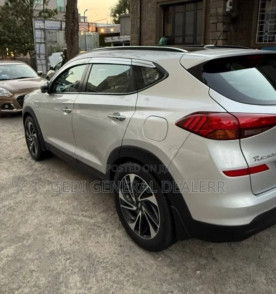 Hyundai Tucson SEL FWD 2020 Silver