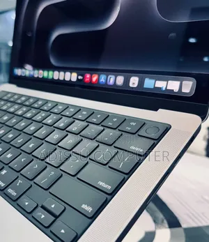 New Laptop Apple MacBook Pro 2021 M1 16GB Apple M1 Pro SSD 512GB