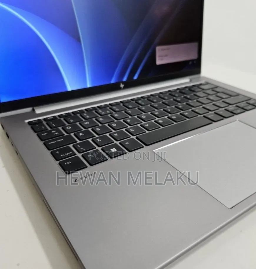 New Laptop HP ZBook Firefly 14 G10 16GB Intel Core i5 SSD 512GB