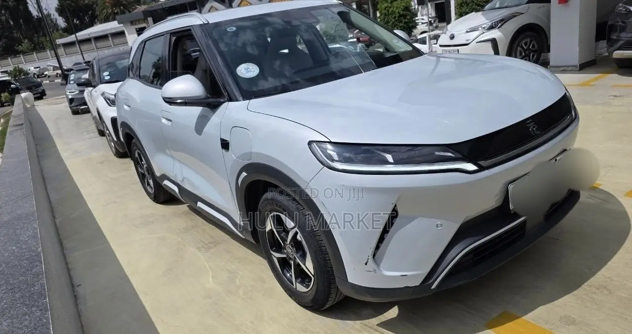 BYD Yuan Up 2025 Silver