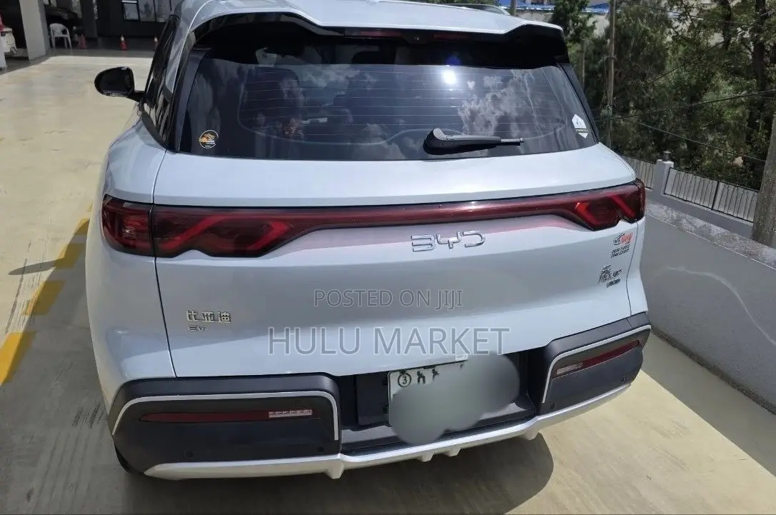 BYD Yuan Up 2025 Silver
