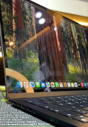 New Laptop Apple MacBook Air 2022 M2 8GB Apple M2 SSD 512GB