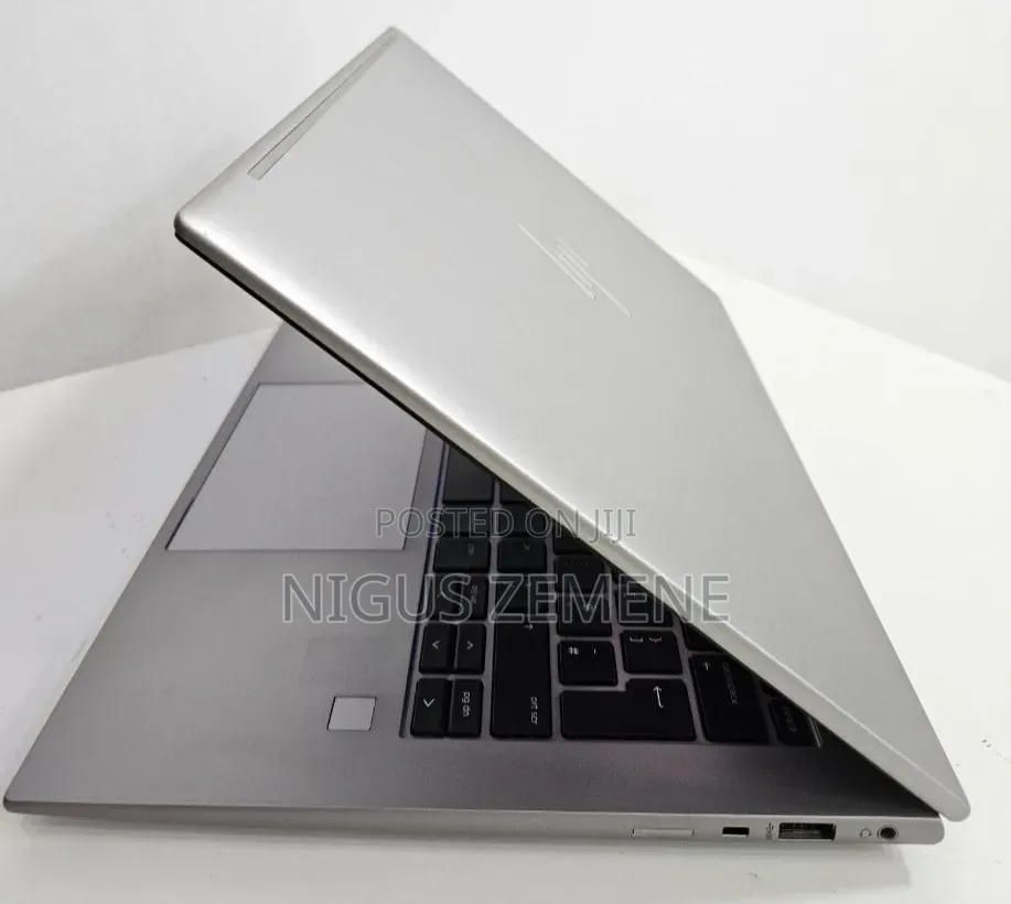 New Laptop HP ZBook Firefly 14 G10 16GB Intel Core i5 SSD 512GB