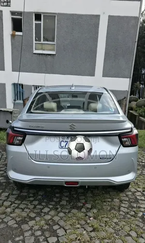 Suzuki Dzire 2024 Silver