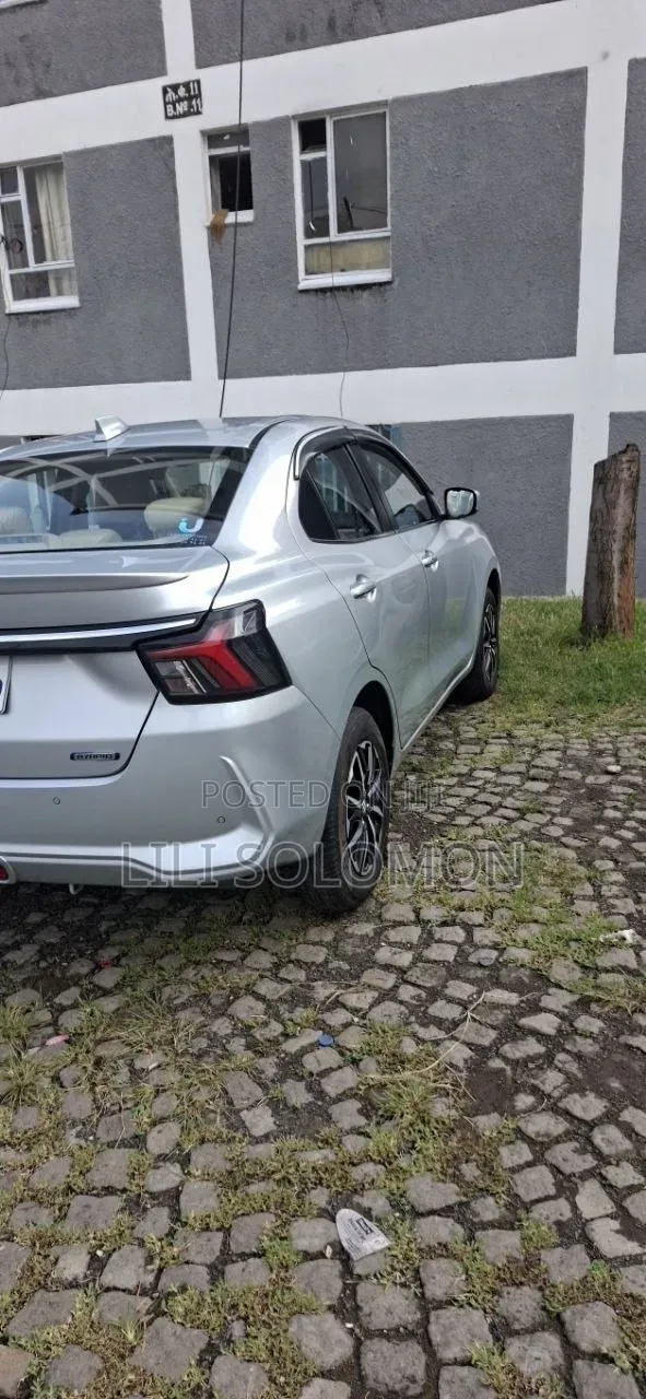 Suzuki Dzire 2024 Silver