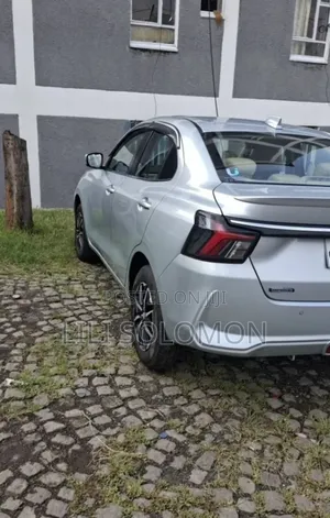 Suzuki Dzire 2024 Silver