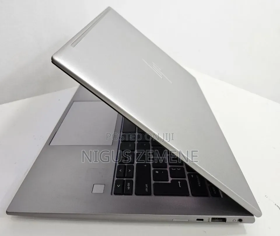 New Laptop HP ZBook Firefly 14 G10 16GB Intel Core i5 SSD 512GB