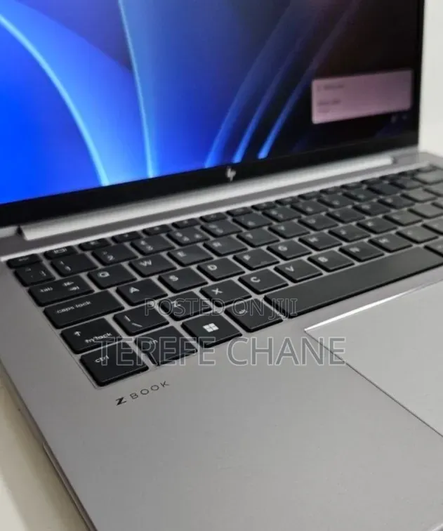 New Laptop HP ZBook Firefly 14 G10 16GB Intel Core i5 SSD 512GB