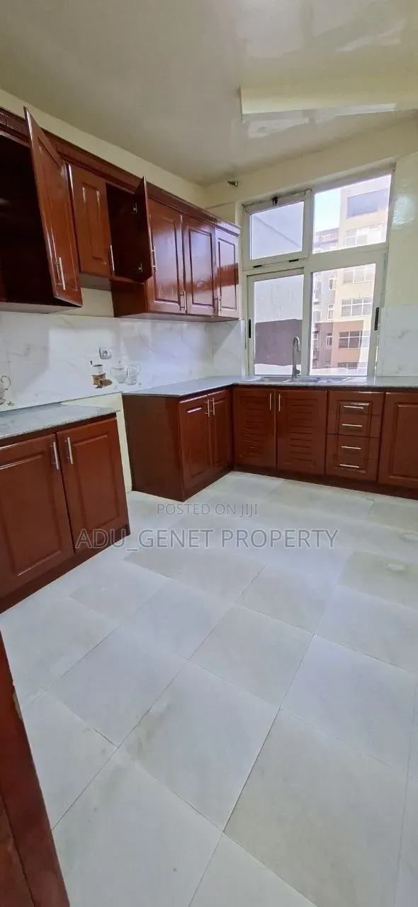 Furnished 3bdrm Condo in Ayat 40/60, Yeka for sale