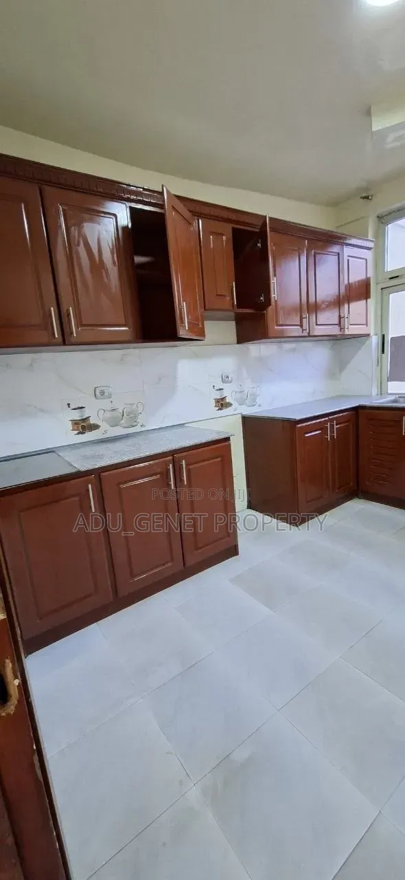 Furnished 3bdrm Condo in Ayat 40/60, Yeka for sale