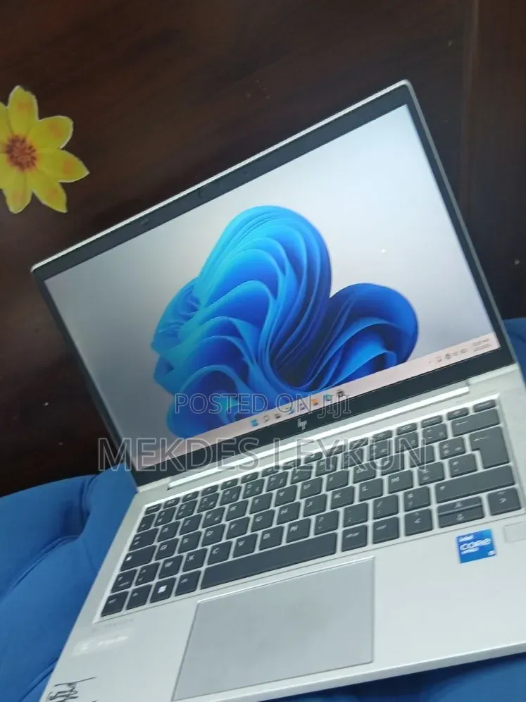 New Laptop HP EliteBook 830 G8 16GB Intel Core i5 SSD 512GB