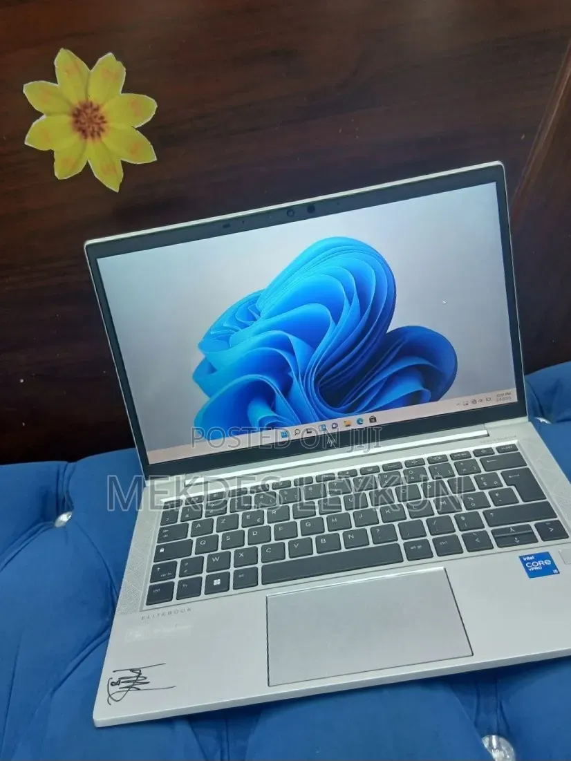 New Laptop HP EliteBook 830 G8 16GB Intel Core i5 SSD 512GB