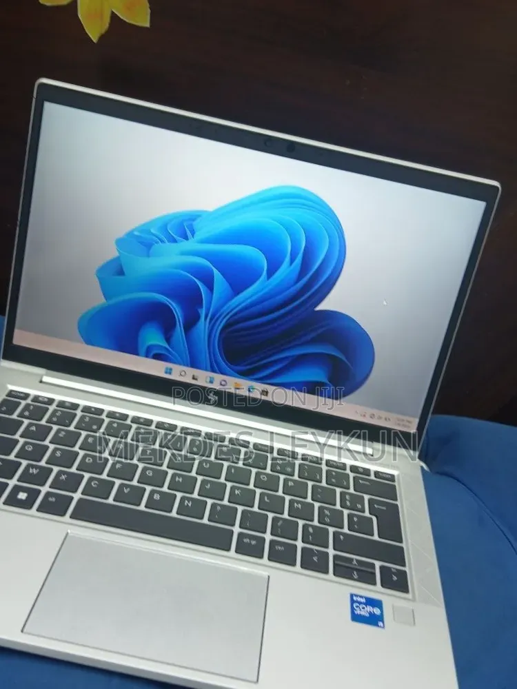 New Laptop HP EliteBook 830 G8 16GB Intel Core i5 SSD 512GB