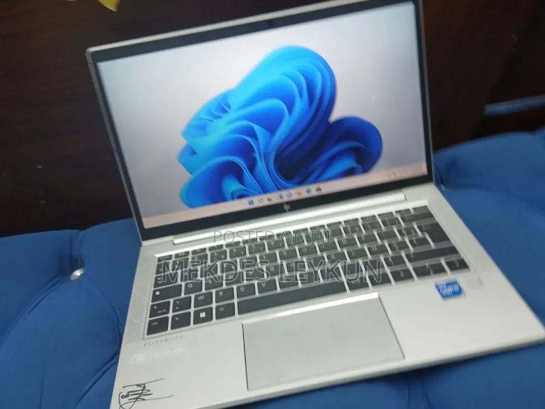 New Laptop HP EliteBook 830 G8 16GB Intel Core i5 SSD 512GB