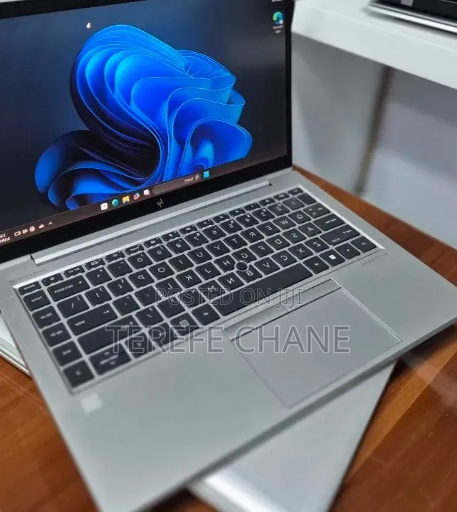 New Laptop HP EliteBook 845 G8 16GB AMD Ryzen 7 SSD 512GB