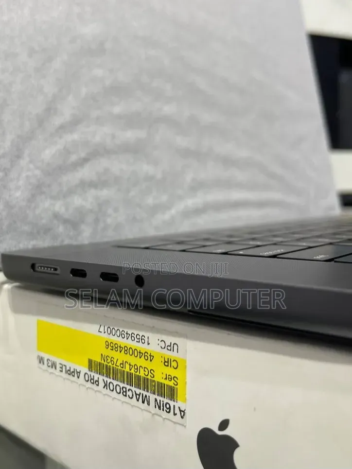 New Laptop Apple MacBook Pro 2024 M4 Max 48GB Apple M4 Max SSD 2T