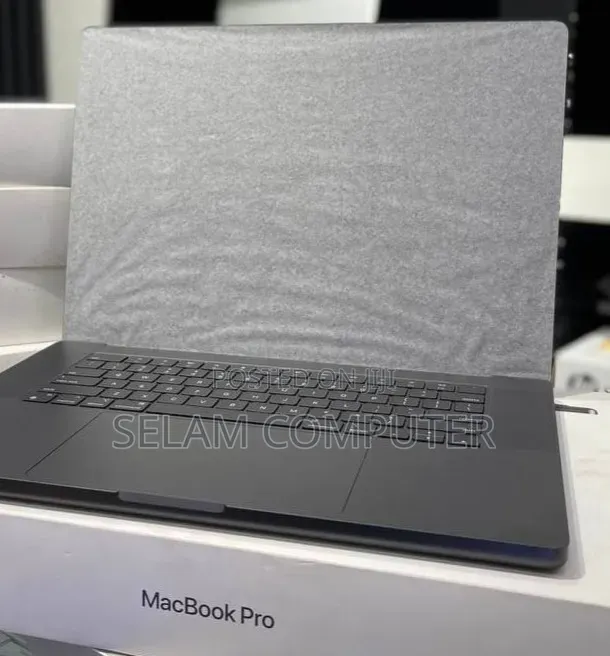New Laptop Apple MacBook Pro 2024 M4 Max 48GB Apple M4 Max SSD 2T