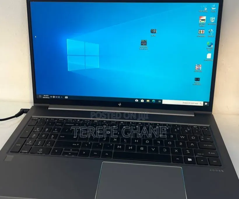 New Laptop HP ZBook Firefly G8 16GB Intel Core i7 SSD 512GB