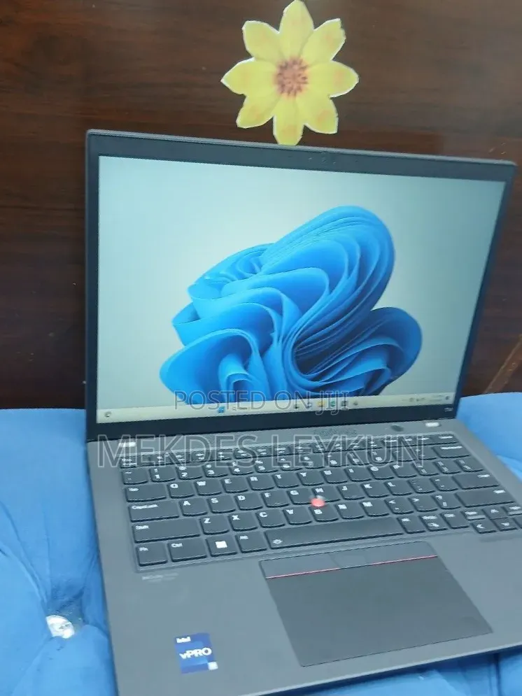 New Laptop Lenovo ThinkPad T14 16GB Intel Core i7 SSD 512GB