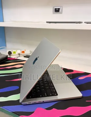 New Laptop Apple MacBook Pro 2021 M1 16GB Intel Core Ultra 7 SSD 16 GB