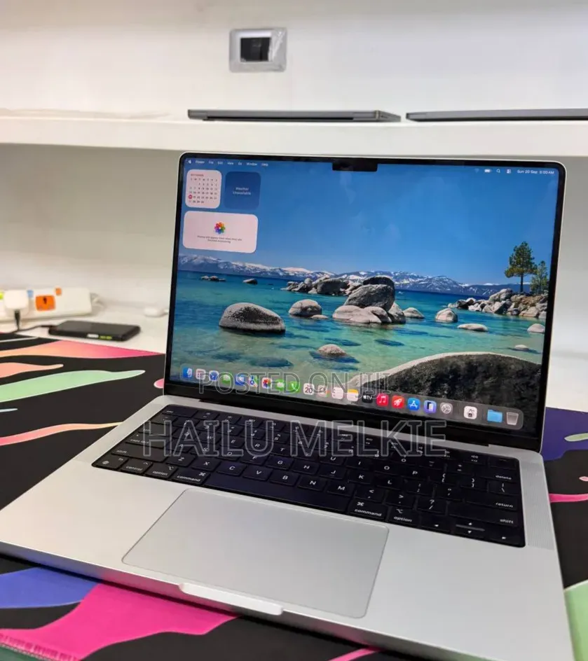 New Laptop Apple MacBook Pro 2021 M1 16GB Intel Core Ultra 7 SSD 16 GB