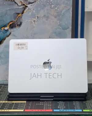 New Laptop Apple MacBook Air 2025 M4 16GB Apple M4 SSD 256GB