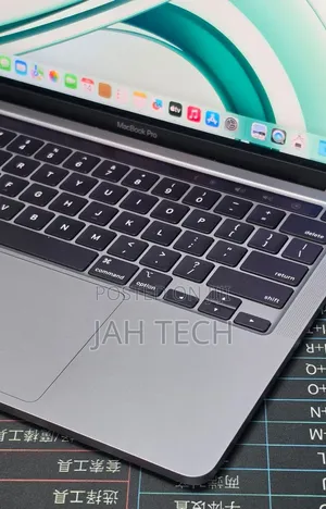 New Laptop Apple MacBook Pro 2022 M2 8GB Apple M2 SSD 256GB