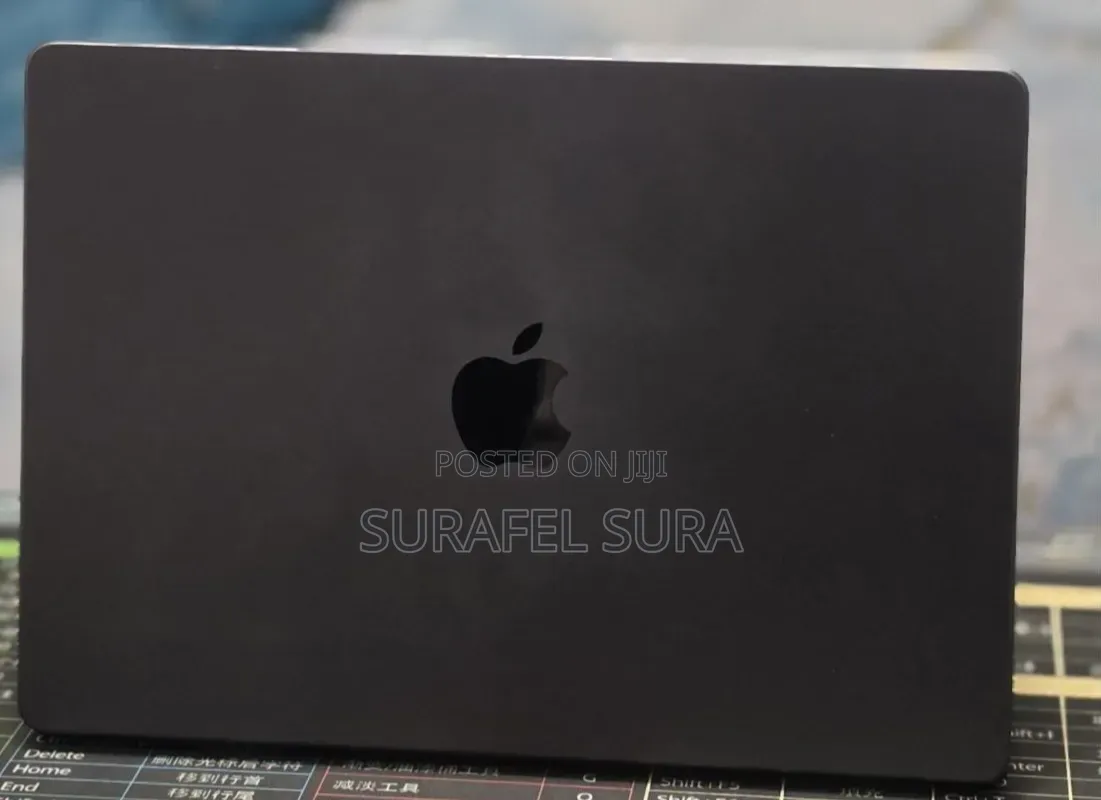 New Laptop Apple MacBook Pro 2024 M4 16GB Apple M4 Pro SSD 512GB