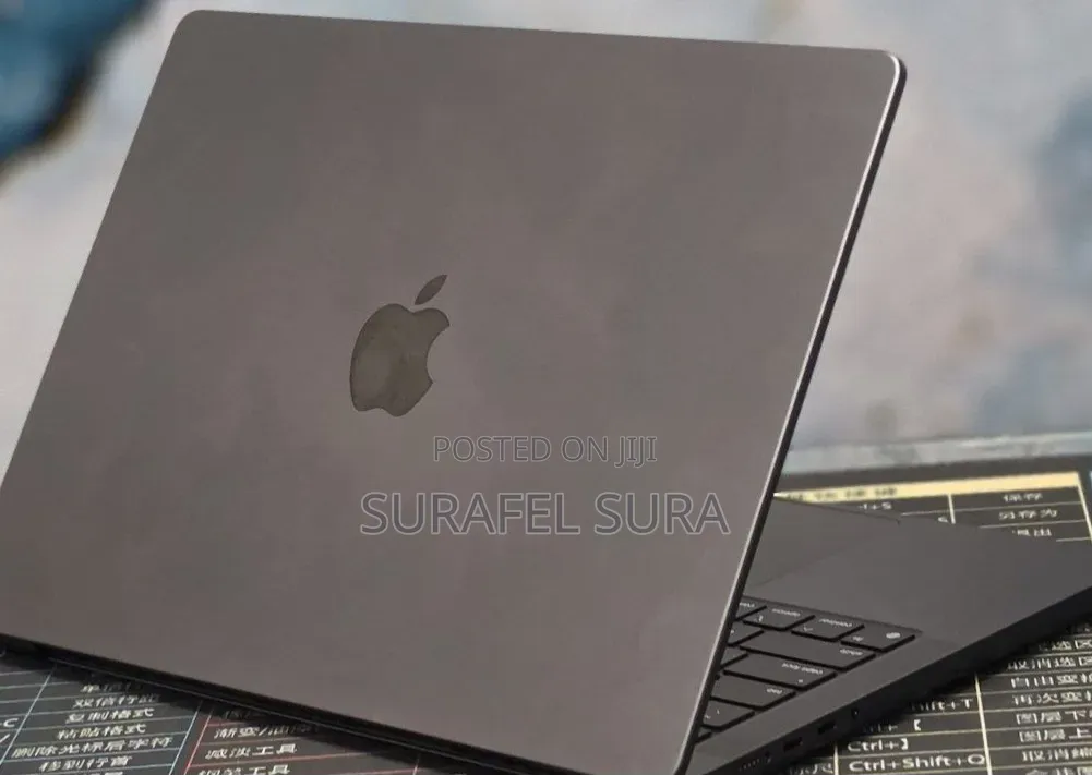 New Laptop Apple MacBook Pro 2024 M4 16GB Apple M4 Pro SSD 512GB