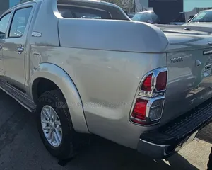 Toyota Hilux 2014 Purple