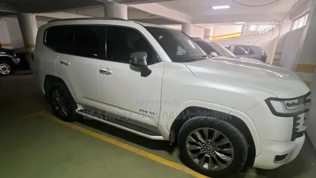 Toyota Land Cruiser 2022 White