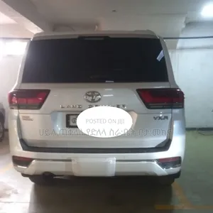 Toyota Land Cruiser 2022 White